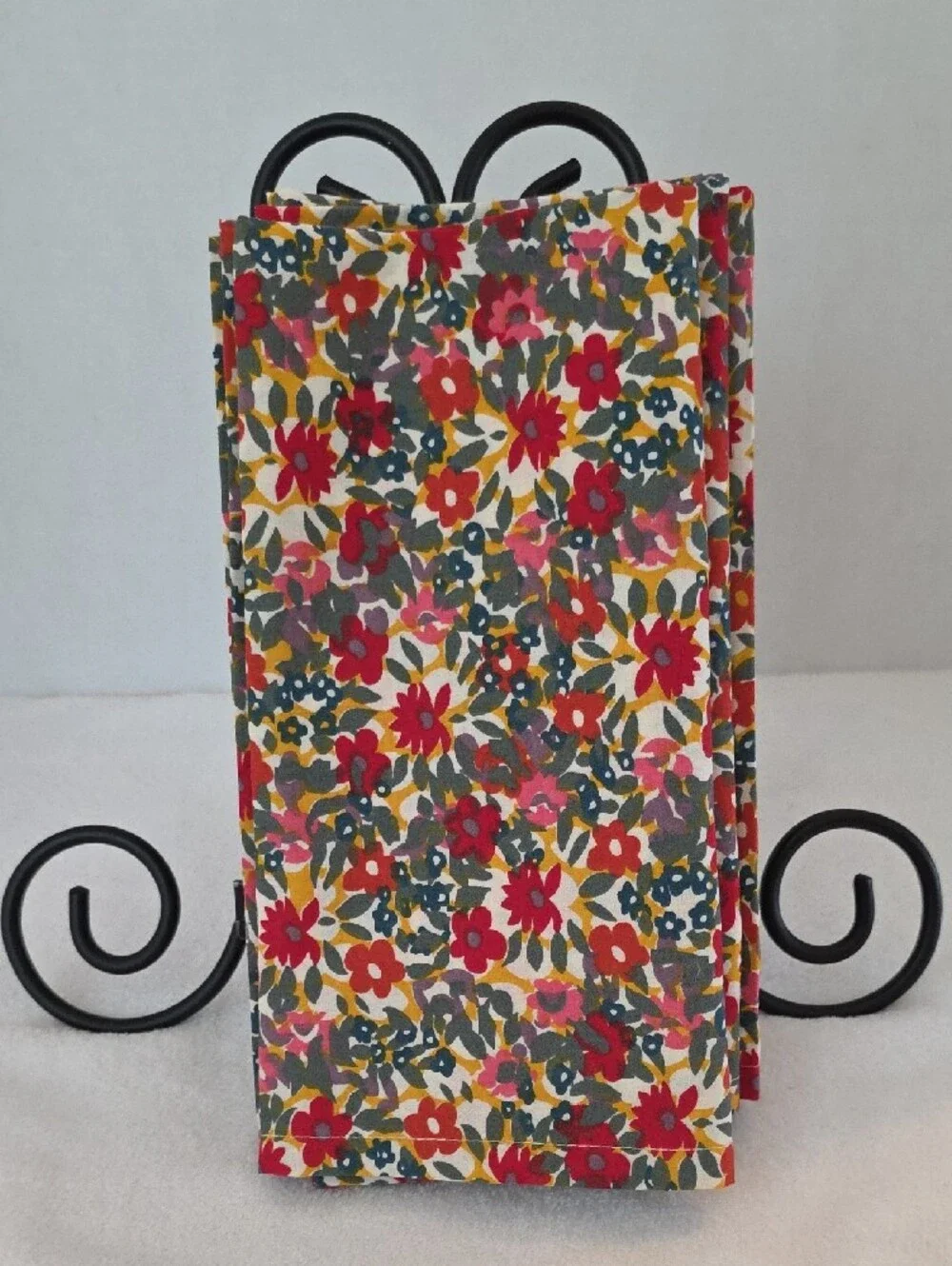 Crate&Barrel NWOT Lola Floral Red Yellow Teal Pink Cotton Napkins Set of 6